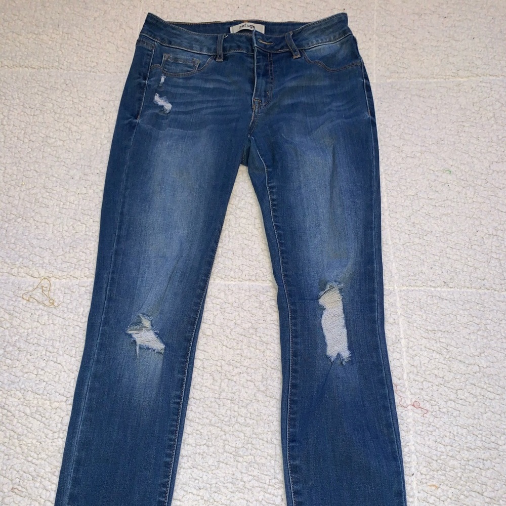 Ripped skinny jeans